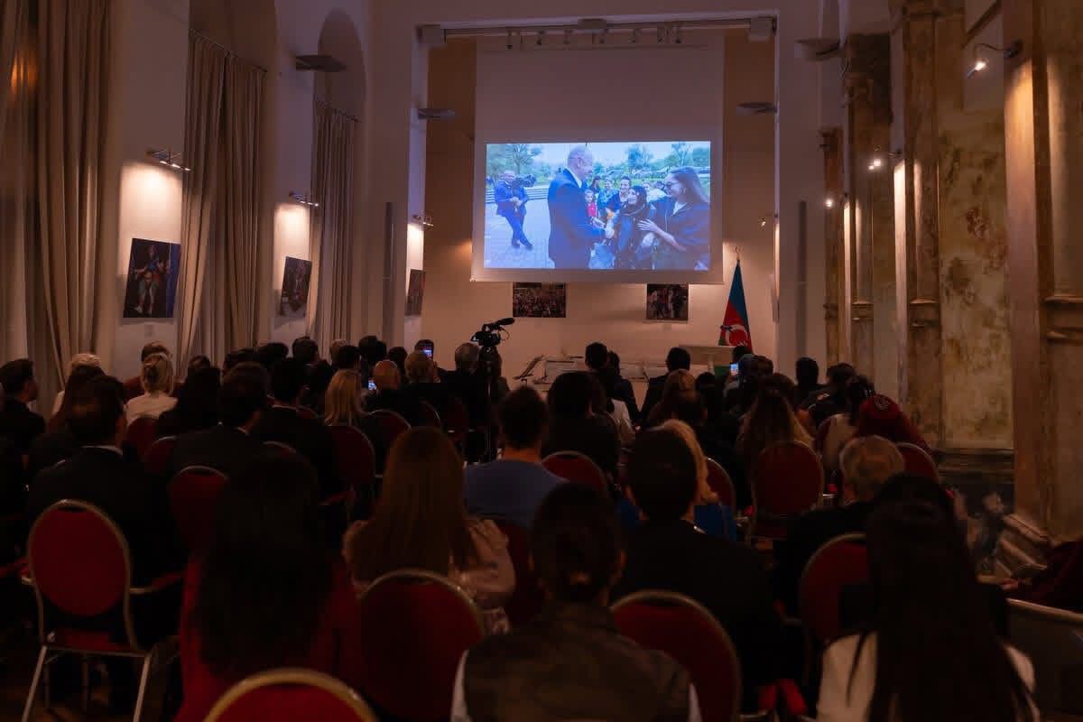 media-25a45165-5742-436f-80ae-d36e6bf1af90